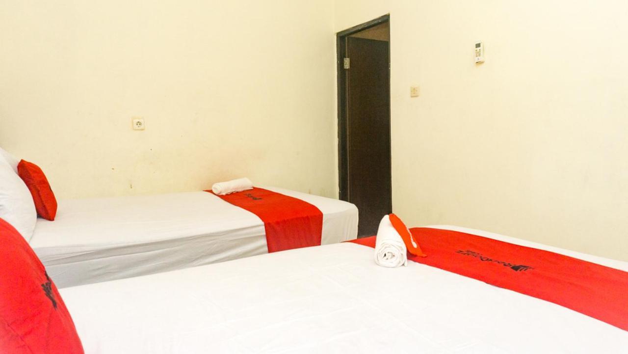 Reddoorz Near Sentani Airport Jayapura 호텔 외부 사진